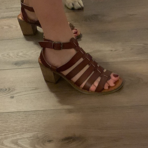 Brown leather chunky heels - Picture 3 of 3